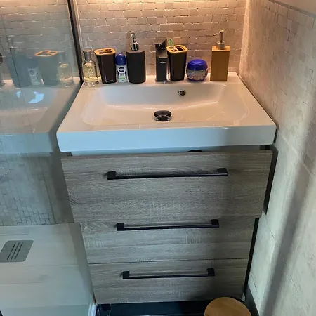 Au Petit Bonheur Imprevu Apartment *